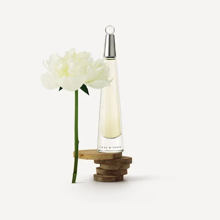 Issey Miyake L'eau D'issey Eau de Toilette Spray 50ml