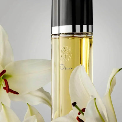 Oscar de la Renta Oscar Eau de Parfum 100ml fragrance bottle with white lilies